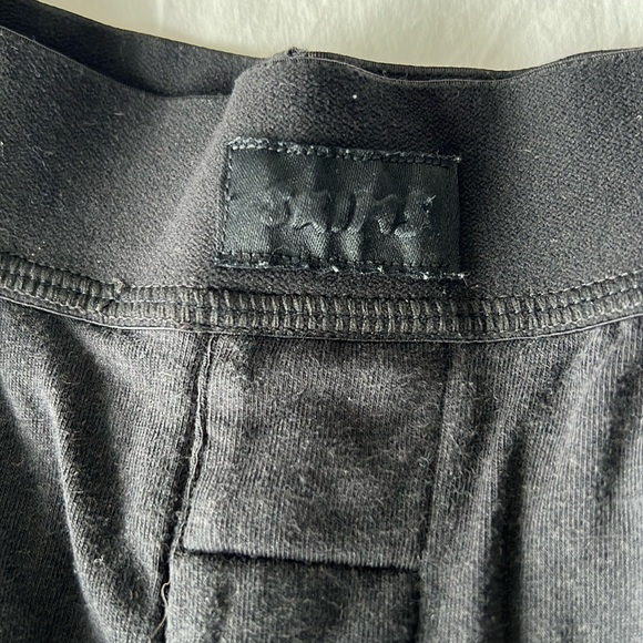 Skims relaxed lounge pant in size small (black) - Picture 1 of 3